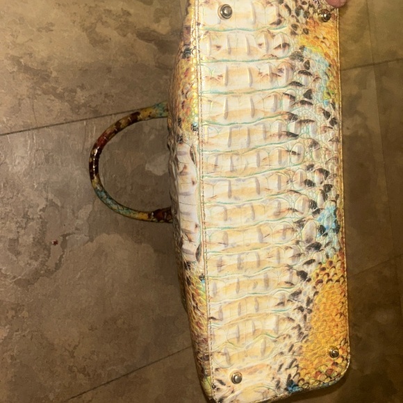 BRAHMIN yellow snake skin pattern large duxbury style. Fabulous condition. - Picture 5 of 7